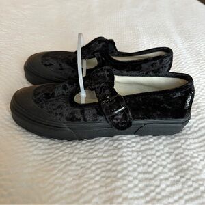 Vans Womens Black Mary Jane’s Style 93 Crushed Velvet Shoes Size 7.5